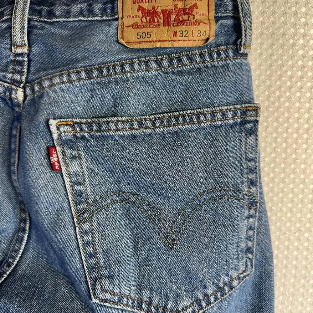 Levis levi men